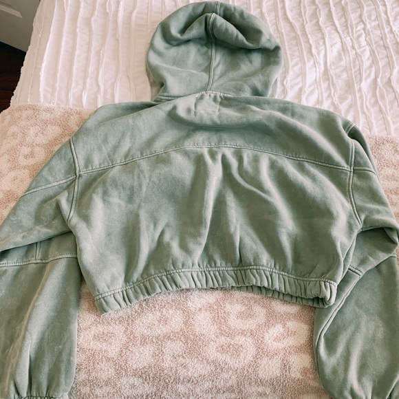 Cropped moto jacket! - Picture 4 of 4